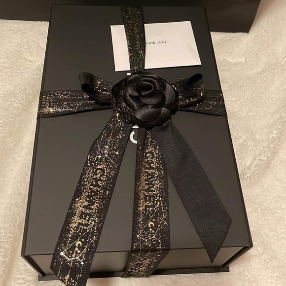 Chanel boy bag size small - Picture 3 of 3